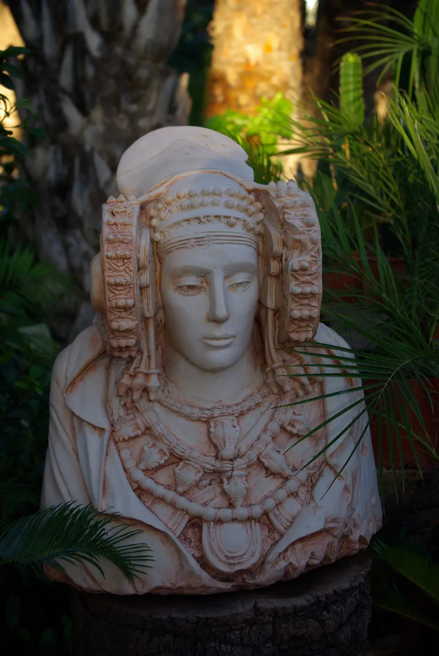 Replica van het borstbeeld van de Dame van Elche in Huerto del Cura